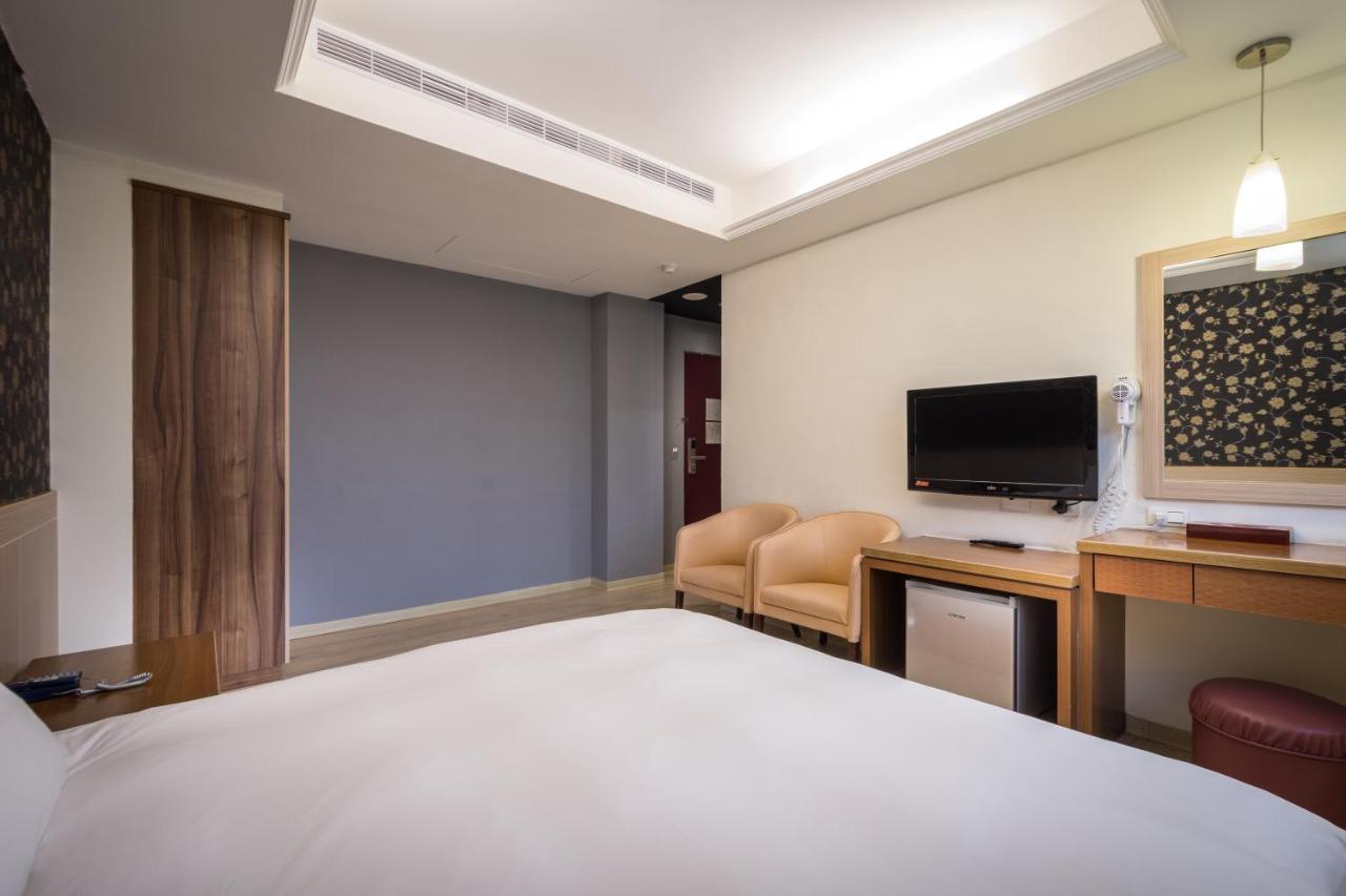 Yadi Hotel Пули Экстерьер фото